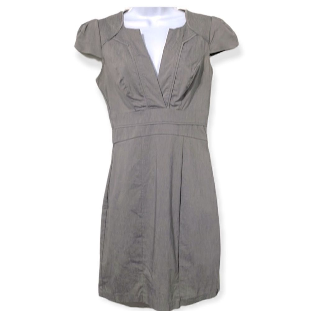 ‎XOXO MIDI Sheath Dress Gray Cap Sleeve VNeck  Size 5/6